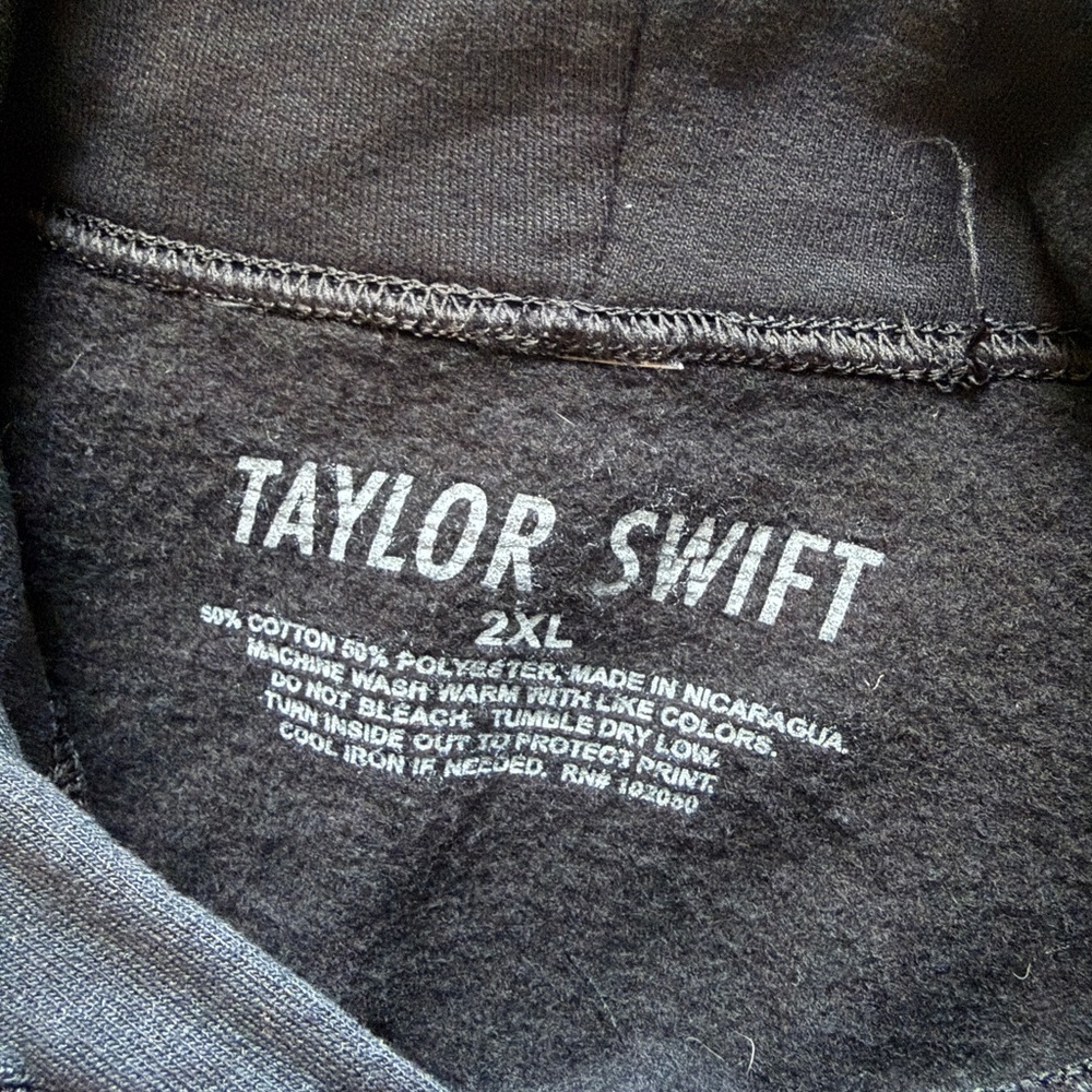 Taylor Swift Black Hoodie Red Can’t get Rid of It Graphic 2XL - Picture 5 of 5
